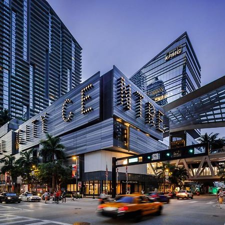 Serene Full Bed With 50 Inch Smart Tv, Netflix, Airplay, Mini-Fridge, And 500 Mbps Wifi Near Fiu, Dolphin Mall, Airport Miami Zewnętrze zdjęcie