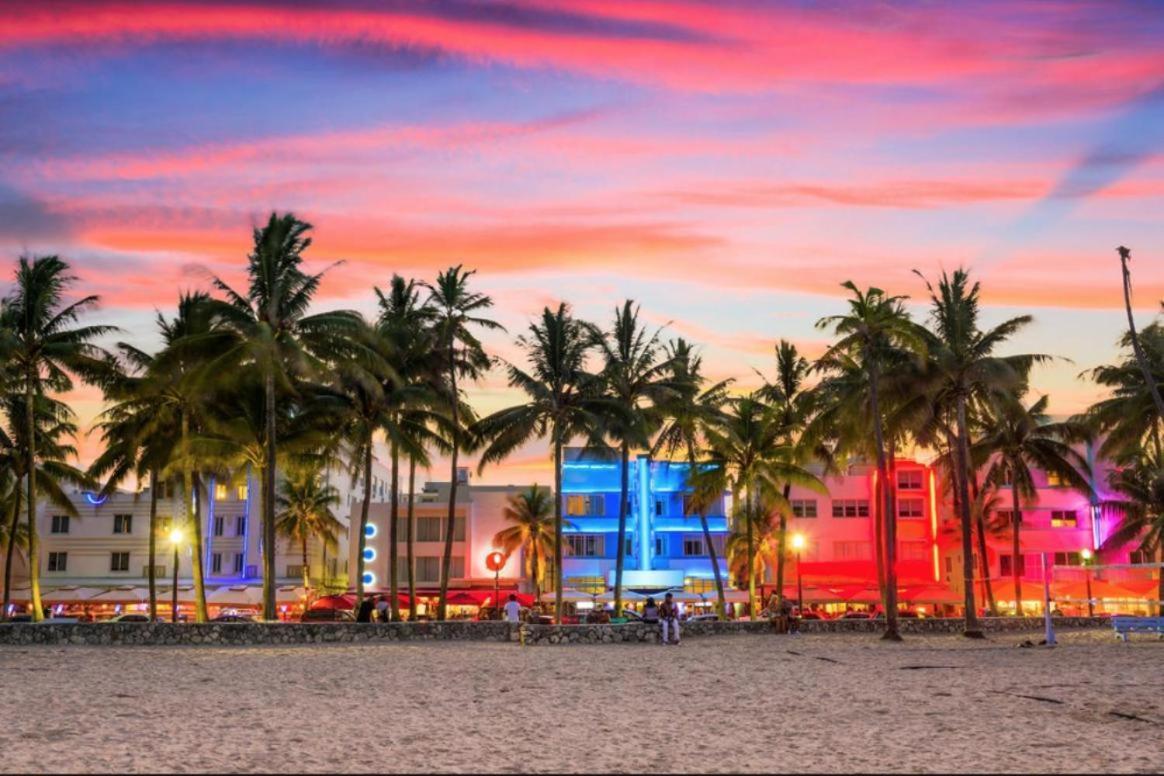 Serene Full Bed With 50 Inch Smart Tv, Netflix, Airplay, Mini-Fridge, And 500 Mbps Wifi Near Fiu, Dolphin Mall, Airport Miami Zewnętrze zdjęcie